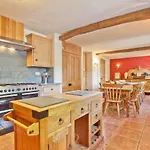 Bridge Bridge House, Old Post, Bridge Suite, Sleeps 16 Coniston