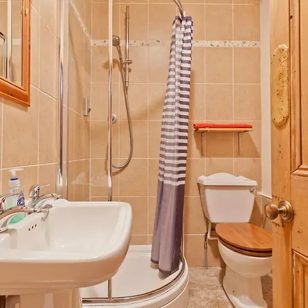 Bridge Bridge House, Old Post, Bridge Suite, Sleeps 16 * コニストン