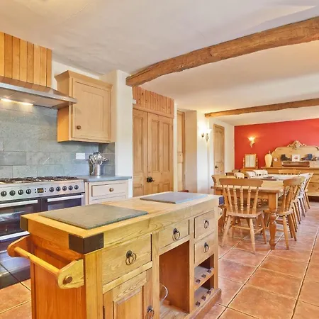 Bridge Bridge House, Old Post, Bridge Suite, Sleeps 16 كونيستون