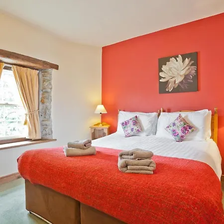 別荘 Bridge Bridge House, Old Post, Bridge Suite, Sleeps 16 コニストン