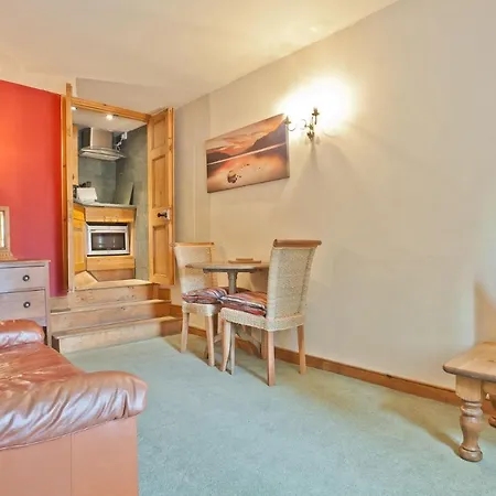 Bridge Bridge House, Old Post, Bridge Suite, Sleeps 16 コニストン