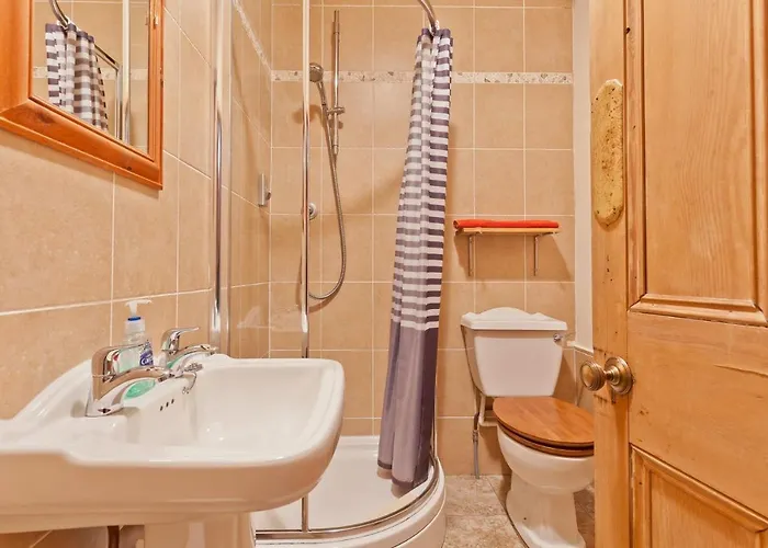 Bridge Bridge House, Old Post, Bridge Suite, Sleeps 16 * كونيستون