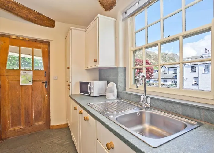 Bridge Bridge House, Old Post, Bridge Suite, Sleeps 16 * كونيستون